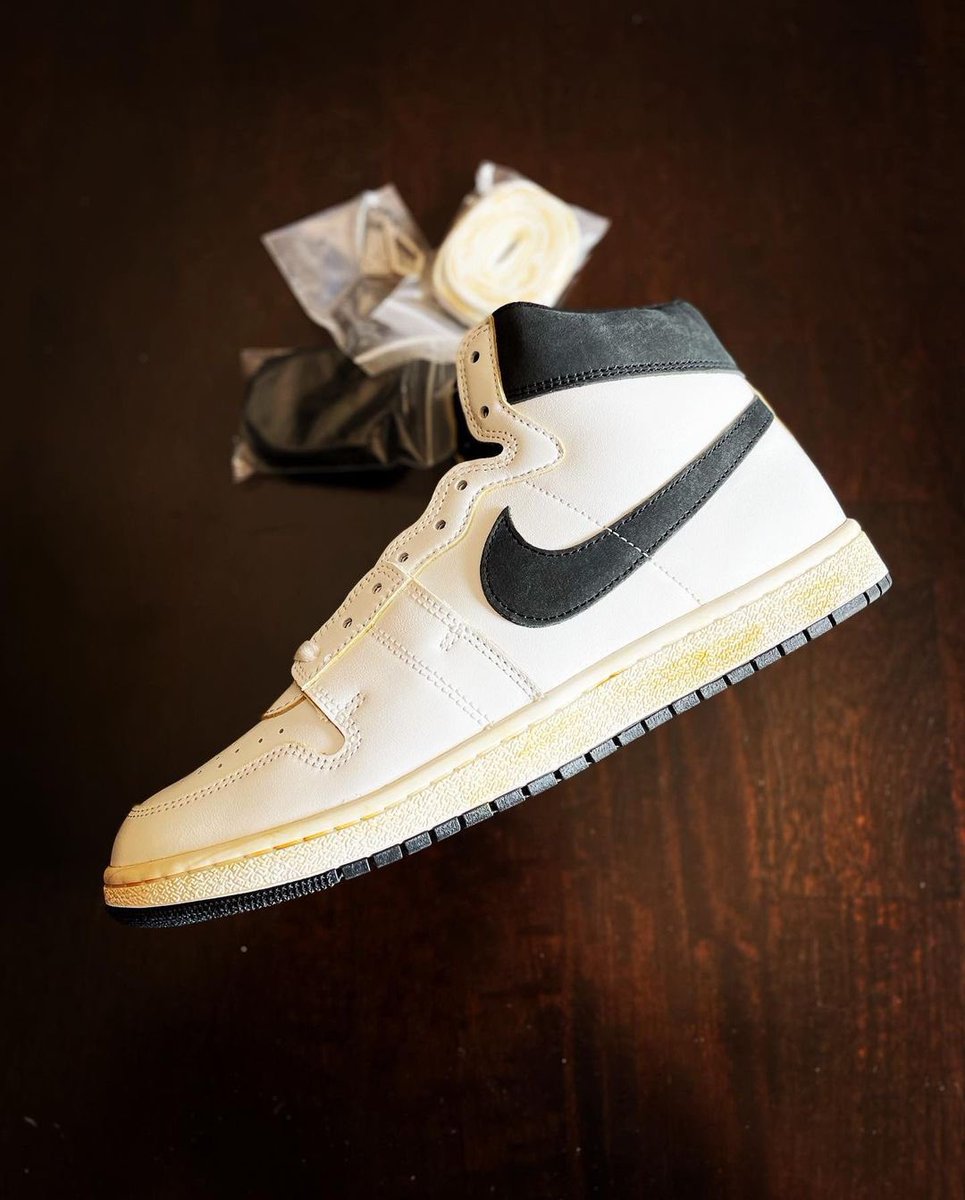 The A Ma Maniére × Jordan Air Ship
"White/Black" and 365 Essentials Apparel debut collection launch on 8.3 exclusively from amamaniere.com

Shot by <a href="/scollard23/">@scollard23</a>