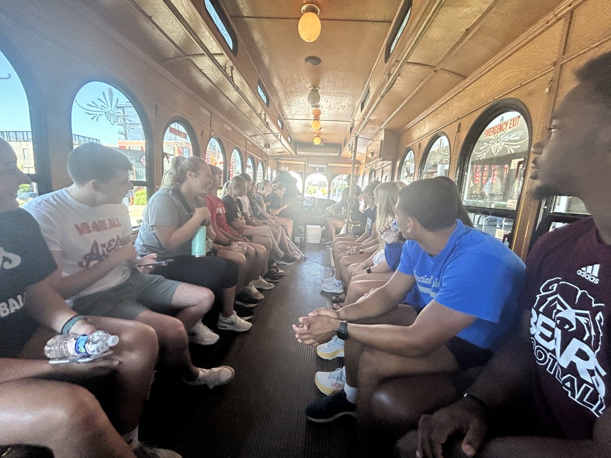 MVCsaac's tweet image. Annual MVC SAAC meetings RECAP‼️ 

This past weekend we met, in St. Louis, to discuss plans for this upcoming year, engage in professional development in our DiSC assessments, &amp;amp; volunteered in The Fresh Start Community Garden with @UnitedWaySTL‼️ 

#MVCSAAC | #TheValleyRunsDeep