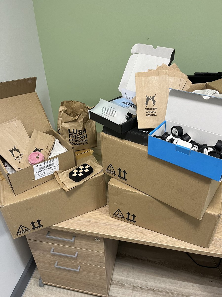Lily_GMMH's tweet photo. Thank you so much to @LushLtd for such a generous donation to our male service. We have been gifted soaps, shampoo bars, body cream and foot products! Looking forward to giving these out at our Feel Good Friday pamper session this week 🧼🧖🏻‍♂️💆🏽

#MeadowbrookMENtality #MindOverMacho https://t.co/Qu9hWquJE1