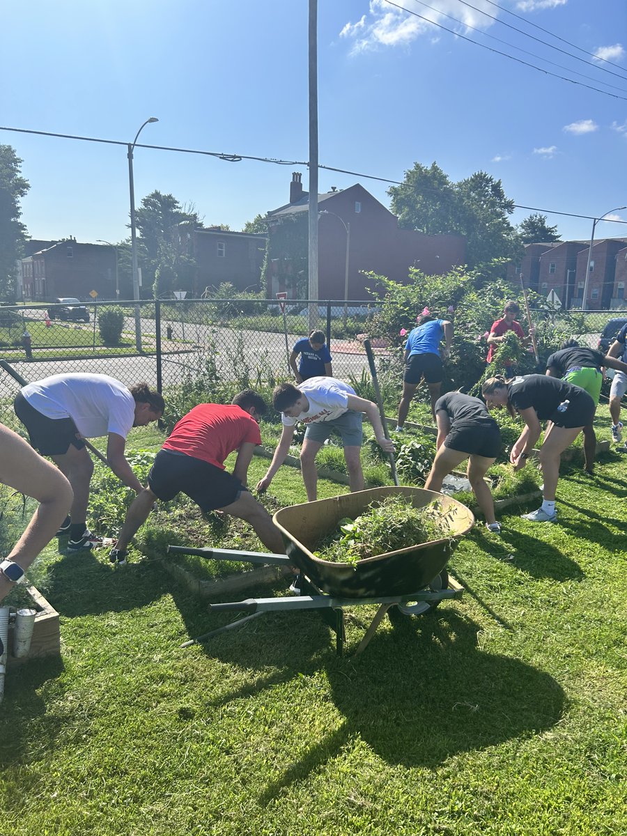 MVCsaac's tweet image. Annual MVC SAAC meetings RECAP‼️ 

This past weekend we met, in St. Louis, to discuss plans for this upcoming year, engage in professional development in our DiSC assessments, &amp;amp; volunteered in The Fresh Start Community Garden with @UnitedWaySTL‼️ 

#MVCSAAC | #TheValleyRunsDeep