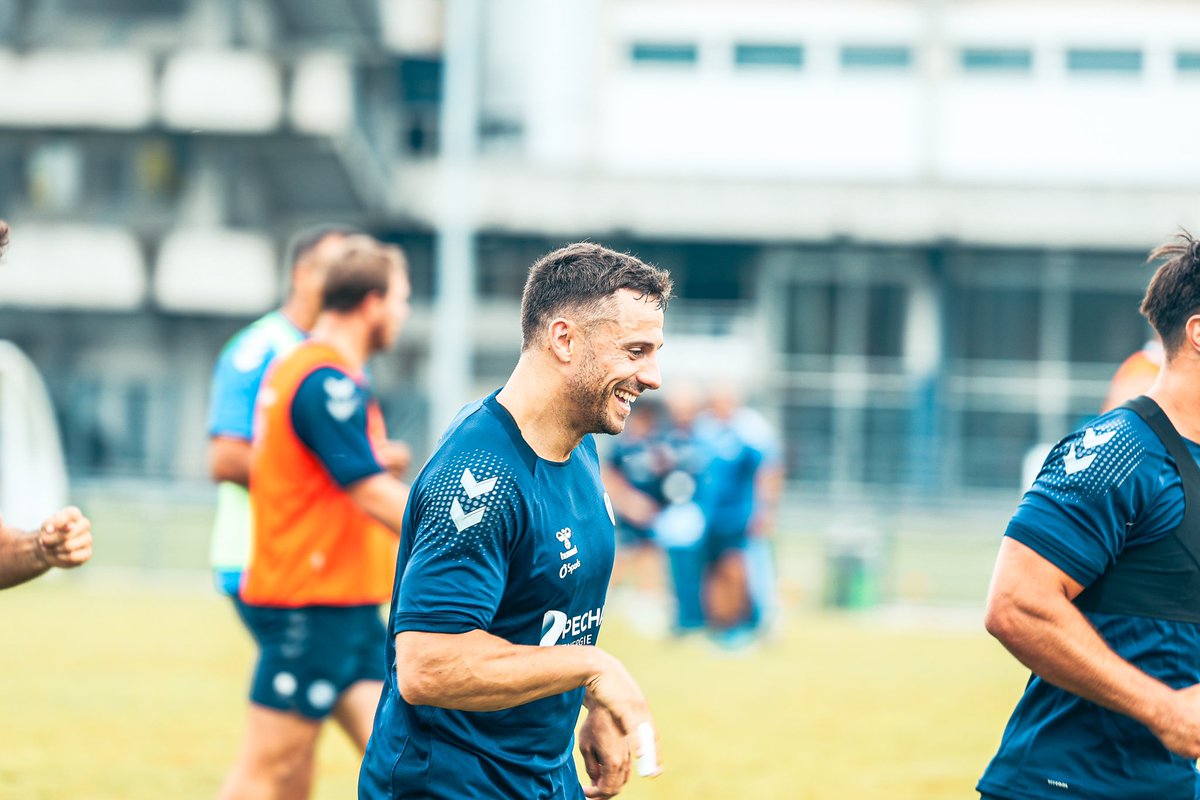 Le SUA LG est heureux de vous annoncer l’arrivée de 𝘿𝙤𝙧𝙞𝙖𝙣 𝙅𝙊𝙉𝙀𝙎. 

Il rejoint le groupe en qualité de joker médical pour pallier l’absence de Tevita Railevu pour une durée de 3 mois.

#Bienvenue Dorian ! 🔵⚪️