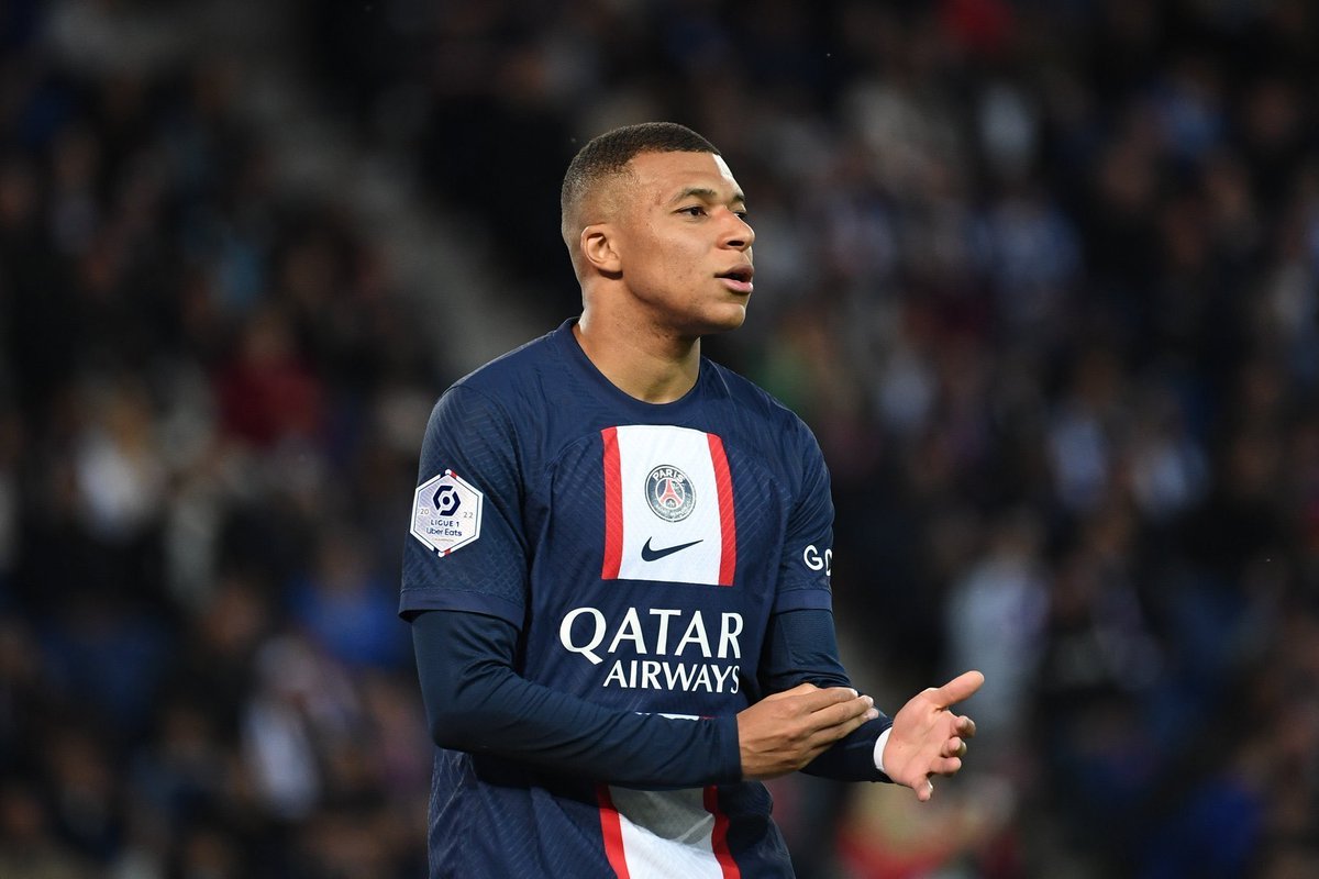 PremierBetZM's tweet photo. 🚨 Al Hilal has submitted a formal bid to Paris Saint-Germain to open talks for Kylian Mbappé. 🔵🇸🇦

😮 A record fee worth €300m

👍Good move
👎Bad move https://t.co/LjNMihghtv