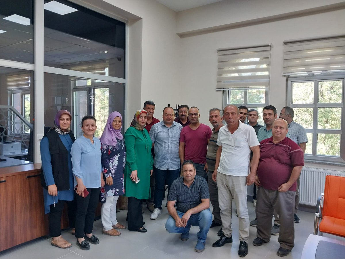 Elbistan İlçe Nüfus Müdürlüğümüzden bir veda .... Arkadaşımzın yolu açık olsun yeni görev yerinde başarılar diliyoruz.