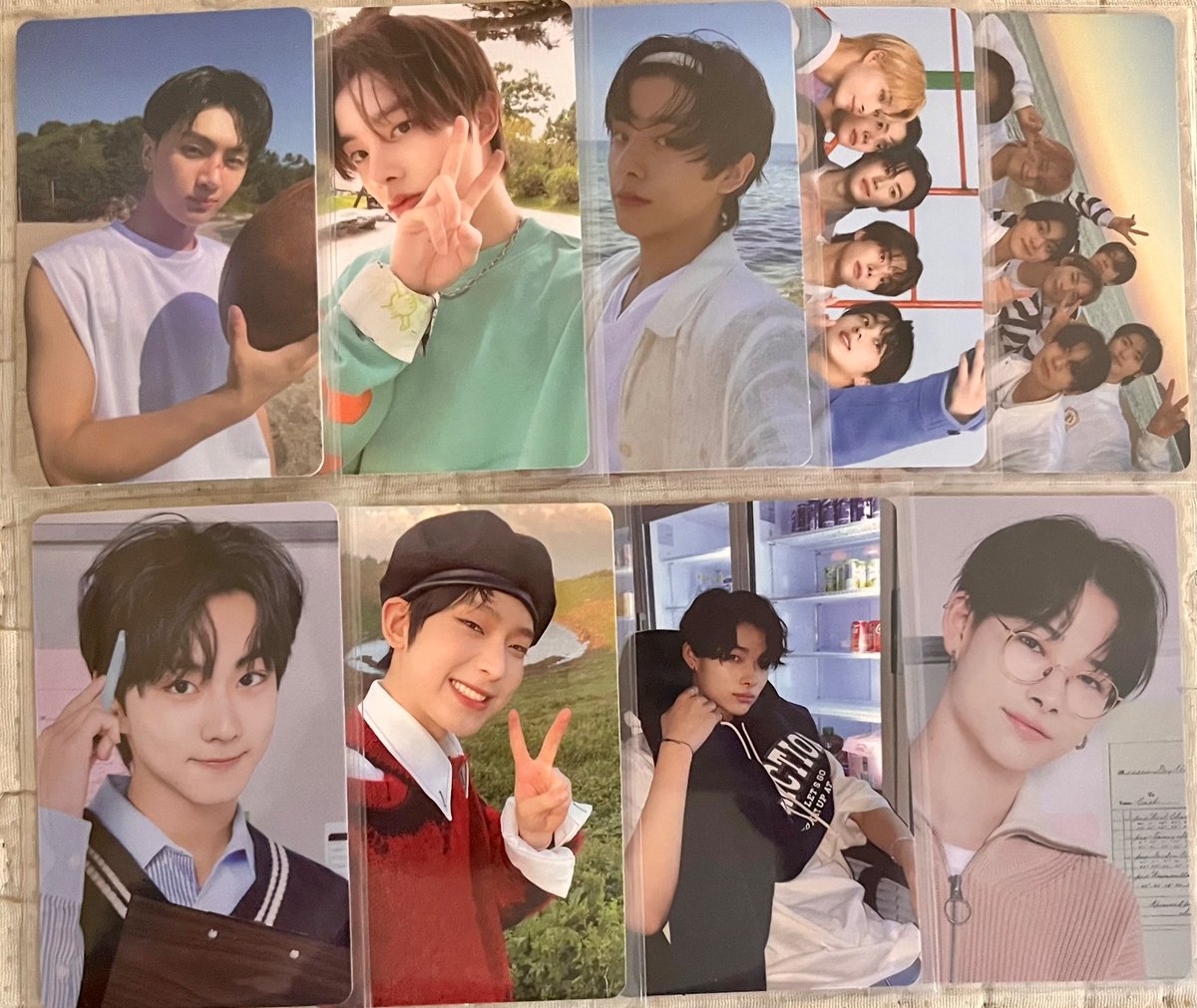 redinenhy's tweet photo. freebies!

- 9 official pcs (pic below)
- 2 enhypen albums
- 1 used pink binder with sleeves
- will add more official enhypen merch https://t.co/PHsJyV4pRP