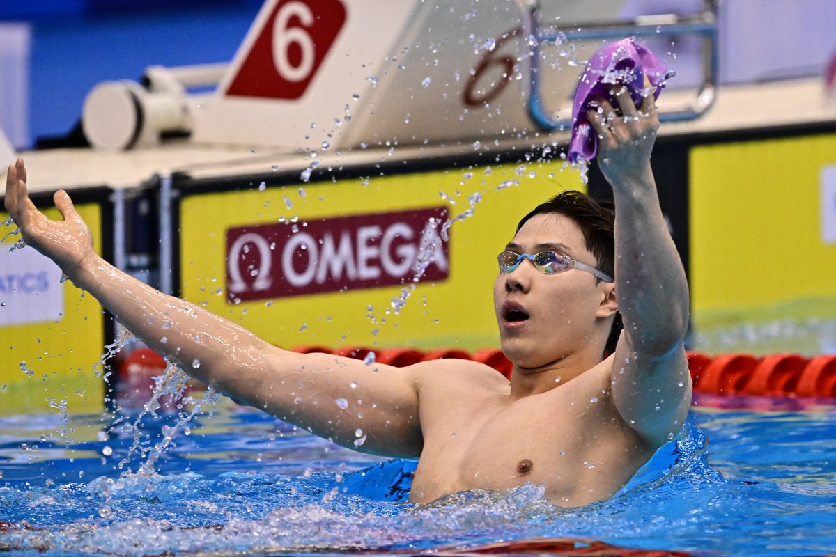 WorldAquatics's tweet photo. 🇨🇳Haiyang QIN takes the win in the 100m Breaststroke Final in 57.69 and a new Asian Record 😱

Triple tie for second in 58.72😱
🥈Nicolo MARTINENGHI
🥈Arno KAMMINGA
🥈Nic FINK https://t.co/Q7jKu1iqx4