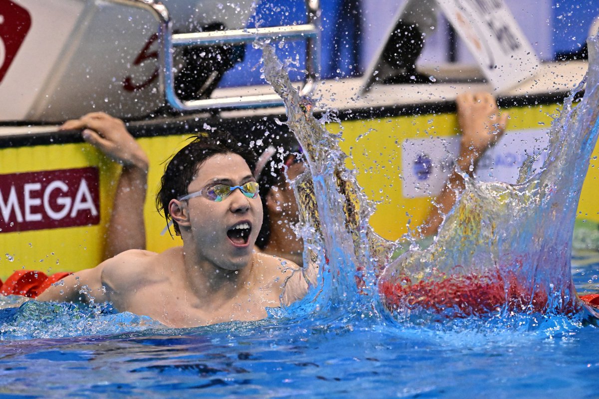 WorldAquatics's tweet photo. 🇨🇳Haiyang QIN takes the win in the 100m Breaststroke Final in 57.69 and a new Asian Record 😱

Triple tie for second in 58.72😱
🥈Nicolo MARTINENGHI
🥈Arno KAMMINGA
🥈Nic FINK https://t.co/Q7jKu1iqx4