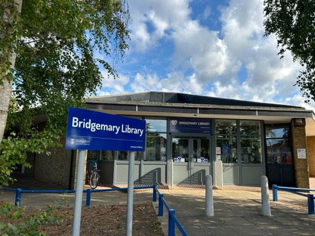 hantslibraries's tweet image. Hampshire County Council has given the go-ahead for an exciting project that will transform Bridgemary Library, in Gosport, into the Local Authority’s first ‘Green Library’.

Find out more: hants.gov.uk/News/230721bri…

@hantsconnect @CILIPinfo #GreenLibrary
