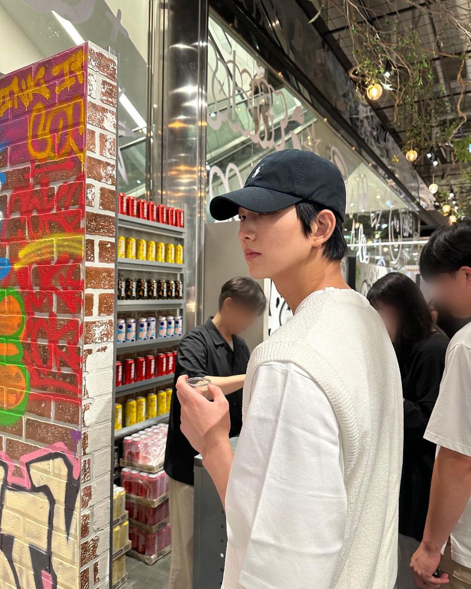 summerspoem's tweet photo. 230724  |  900_0ng

hapiball for me too! i should have come yesterday..

#윤종빈 #YOONJONGBIN https://t.co/4hd0usZZyz