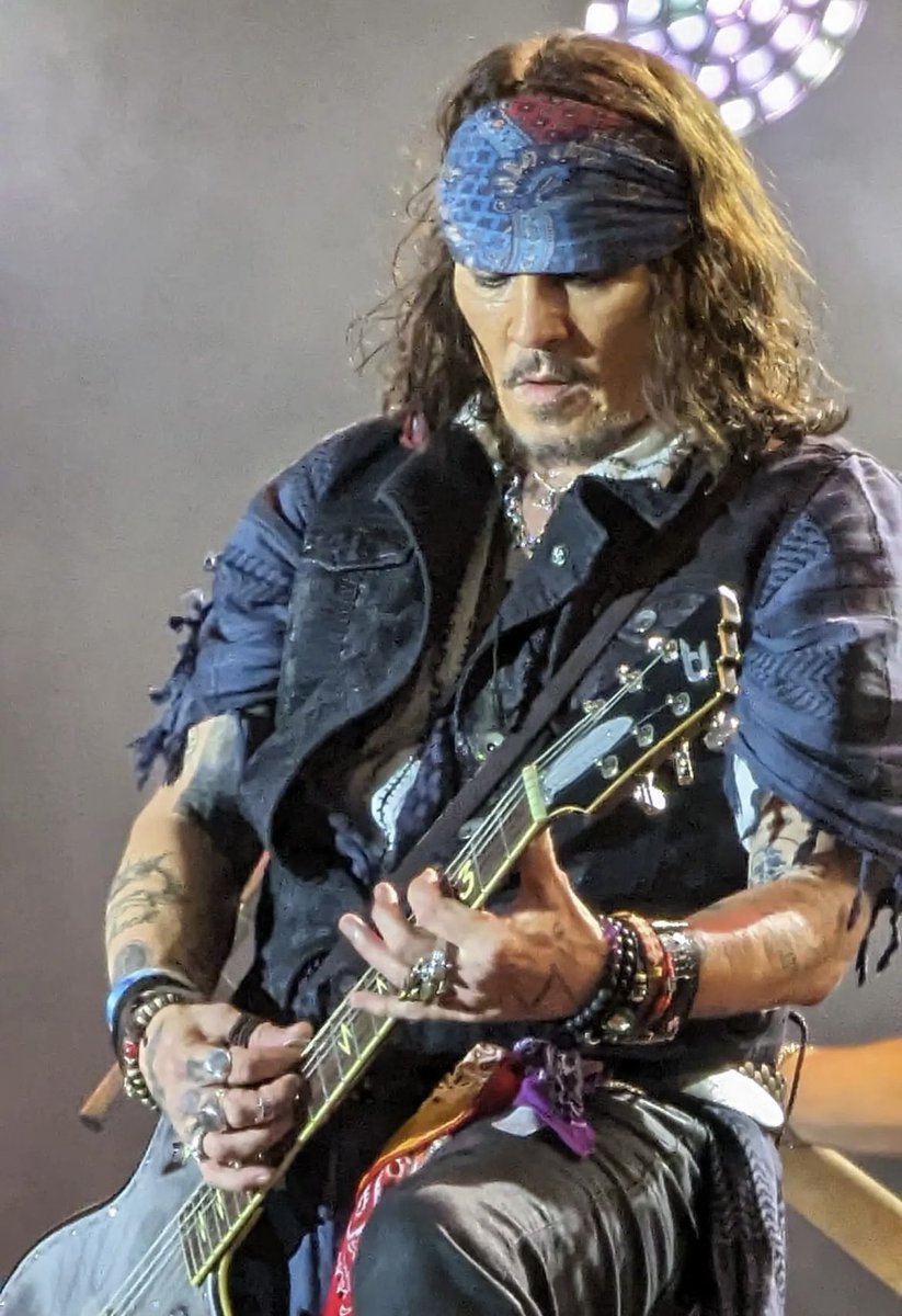 Smoking hot 🥵🔥🔥
#JohnnyDepp #HollywoodVampiresTour2023