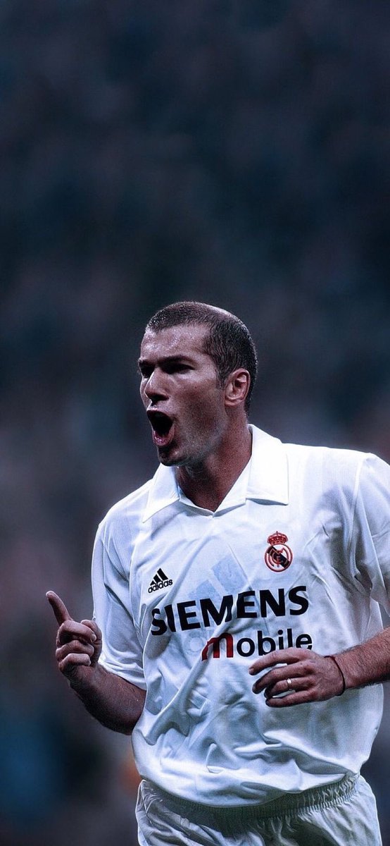 HtonStore's tweet image. Zidane tinha muita dificuldade para domina uma bola 😱🤣