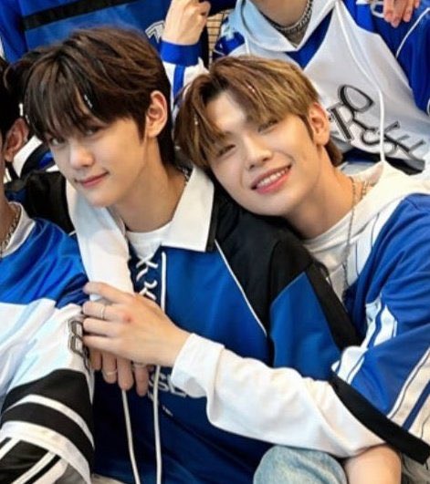 intaeraested's tweet image. here's my gyurae being the "you're so cute i need to bother you" duo

[a thread]