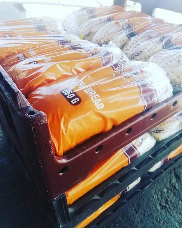 LeratoPillayZA's tweet image. Meet 33-year-old Refiloe Rantakoe, owner of Borotho Bakery Enterprise Pty ltd based in Soweto. Refiloe took a R50k loan &amp;amp; left his corporate job as he was unhappy with his career. He went from producing 20 loaves of bread a day in 2016 to 800 this year. Borotho now employs over…