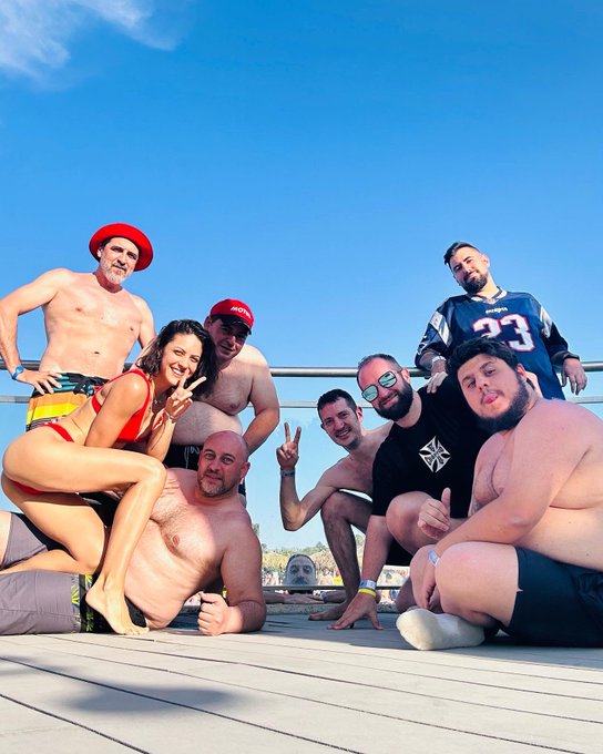 D&iacute;a muy lindo junto a ustedes🙇🏻&zwj;♀️🩵 https://t.co/Ijg41spVNZ