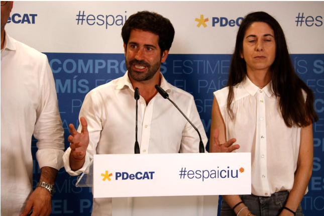 Aquest ximplet de Roger Montañola que "volia recuperar l'esperit de CIU", segons les seves paraules, s'ha fotut una nata d'aquelles de les que no hi ha manera de recuperar-se. Els que som indepes cada setmana haurem d'aguantar la tonteriad'un nou partit, en contes d'ajuntar-se.