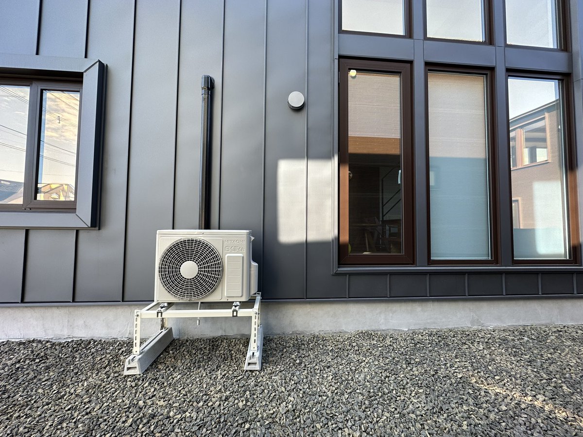 urajusetsu2021's tweet photo. エアコンのお取り付け、
まだ間に合います‼️

北海道は涼しいとは言え、30℃近くなる日が増えてきました🥵
特に明日からは30℃以上の気温が続きます💦
当社ではエアコンのお取り付け依頼を多数頂いておりますが、お客様に少しでもお待たせしない様にフル稼働中‼️ https://t.co/AIeWLsNyHf