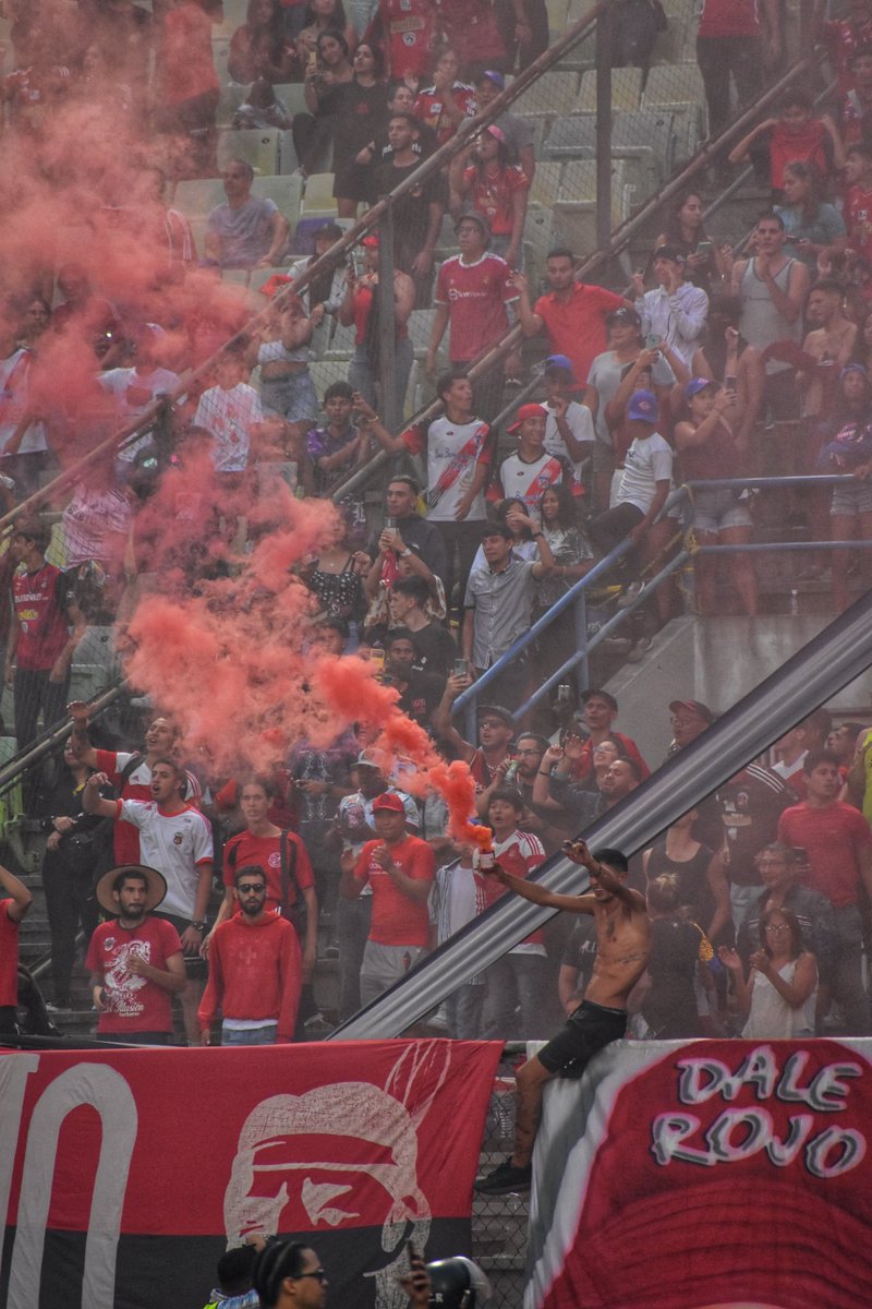 Naranjazos10's tweet photo. 📌 Por cierto, uno se levanta esta mañana recordando el ENORME Clásico que nos dejaron Caracas y Táchira ayer.

✅El mejor clásico que recuerdo en mucho tiempo
➡ Golazos
➡ Manejo de los tiempos
➡ Lucha en cada m2
➡ Emoción hasta el final
➡ La fiesta en las tribunas
➡ Clave en esto los técnicos Leo González y Eduardo Saragó

✅Da gusto ver partidos así

✅De hecho partidos así invitan al regreso de la gente a los estadios

💪Si esto va así que no pare, que sea el comienzo de una nueva etapa para la Liga Futve, una de las bases principales para el desarrollo de la competitividad