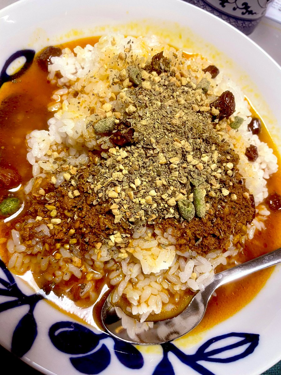 rouzu76ami's tweet photo. ヤクブーツはやめろ🍛ふっふっふ！
#おうちごはん #SandB #晩御飯 https://t.co/YrH0UGguA9