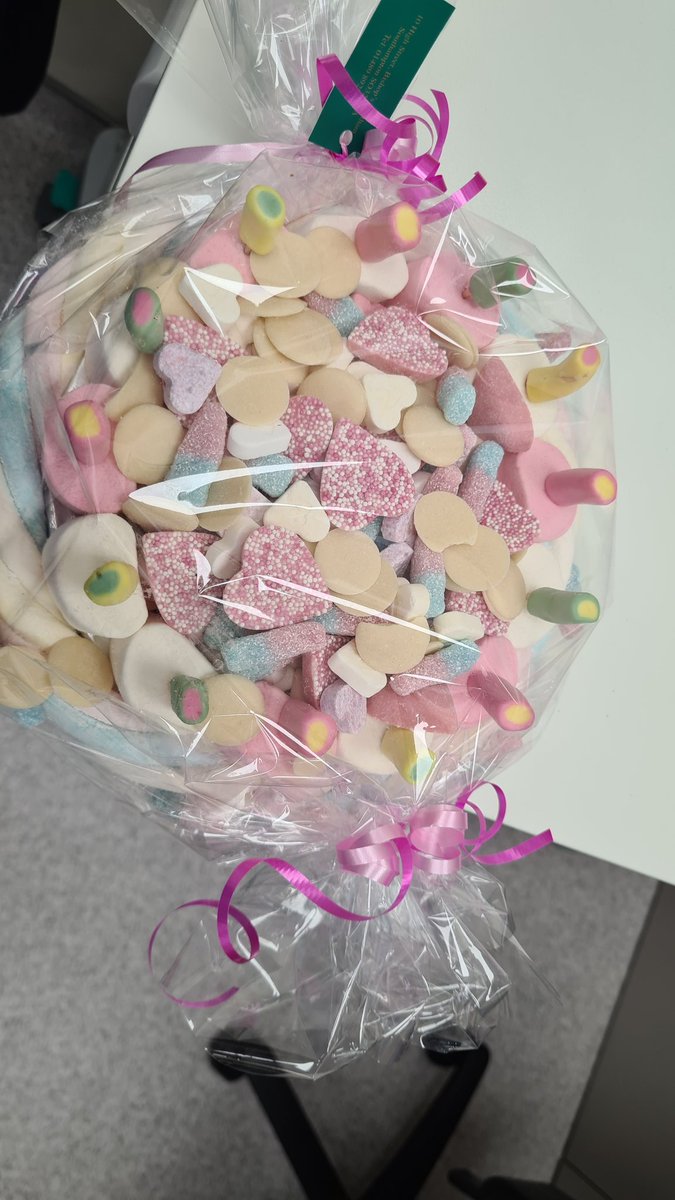 StCrosshhft's tweet photo. A gift for our staff in SAU from a very kind patient. 
Such a kind gesture to make 😊
#ThankYou #appreciated #kind https://t.co/DTNmKfUTpK