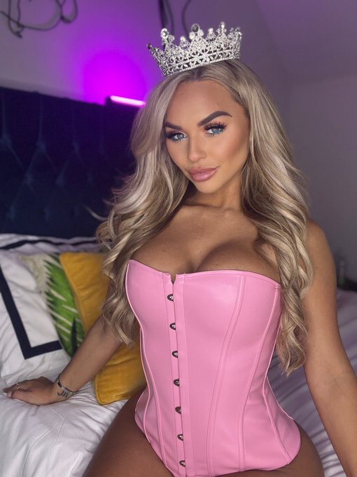 Am I too late to the barbie party? https://t.co/JnE0xlEPWV