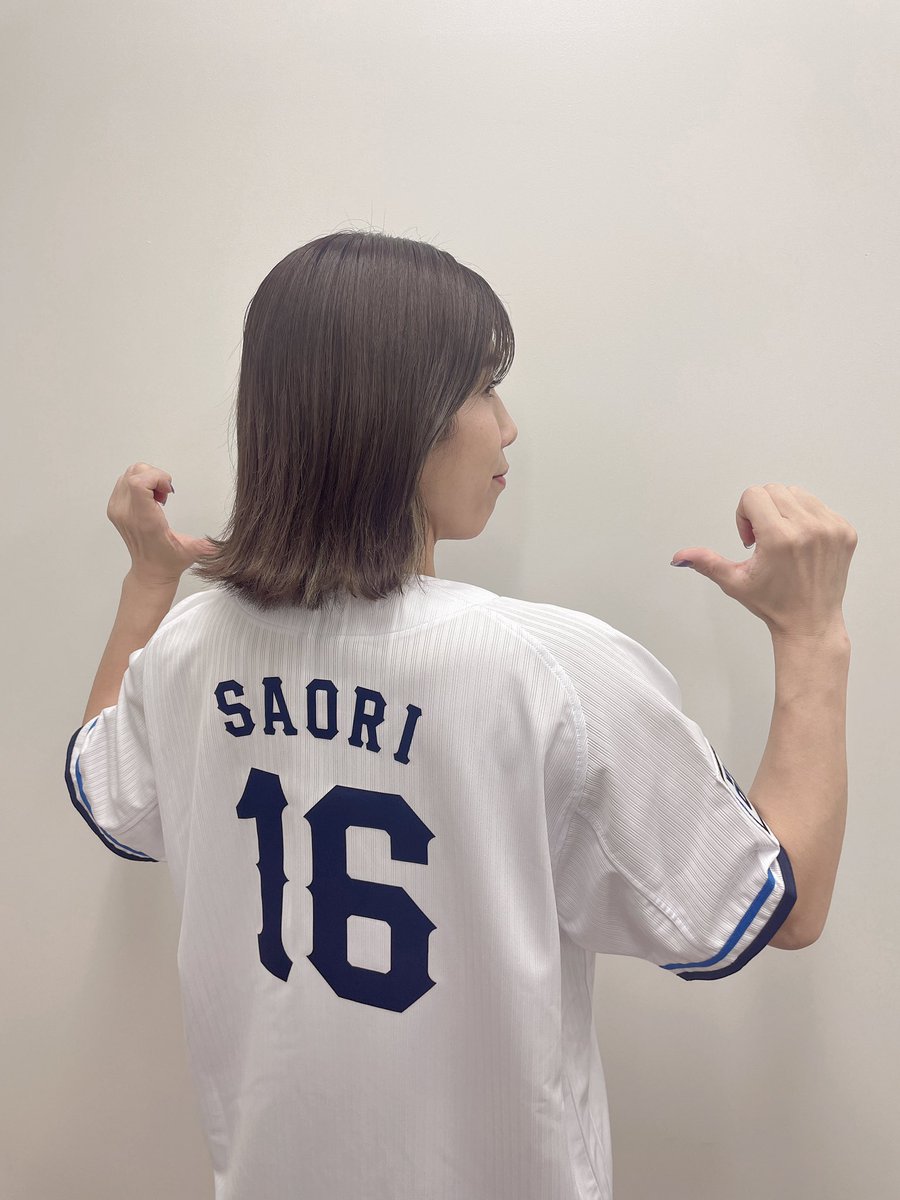 首脳陣に囲まれちゃった😆

ライナ可愛かったなー🩷

一緒に写真撮っていただきありがとうございました😊🙏

#2023夏の思い出
#埼玉西武ライオンズ
#松井稼頭央 監督
#平石洋介 ヘッドコーチ
#ライナ