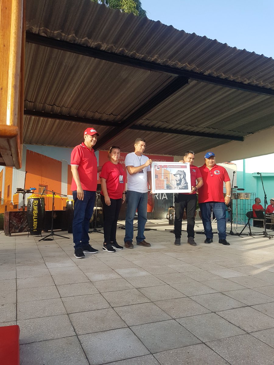 En  #70Moncada en #Camagüey  municipios destacados resultaron Vertientes, Camagüey, Sibabiců y Nuevitas. #ConTodosLaVictoria <a href="/FHHernndez1/">Federico Hernández Hernández</a> <a href="/JorgeSutil2/">Jorge Sutil S</a>  <a href="/cade/">cw</a>