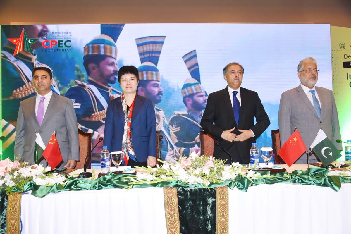 zainchaudry524's tweet photo. Today, CPEC stands tall, connecting people, cultures, and hearts, transcending borders to unleash untold opportunities.#CPEC #ChinaPakistanEconomyCorridor #CPECWinWin #CPECProgress #CPECGrowth #ChinaPakistanCooperation #CPECForPeace https://t.co/L0wXzmbTIv