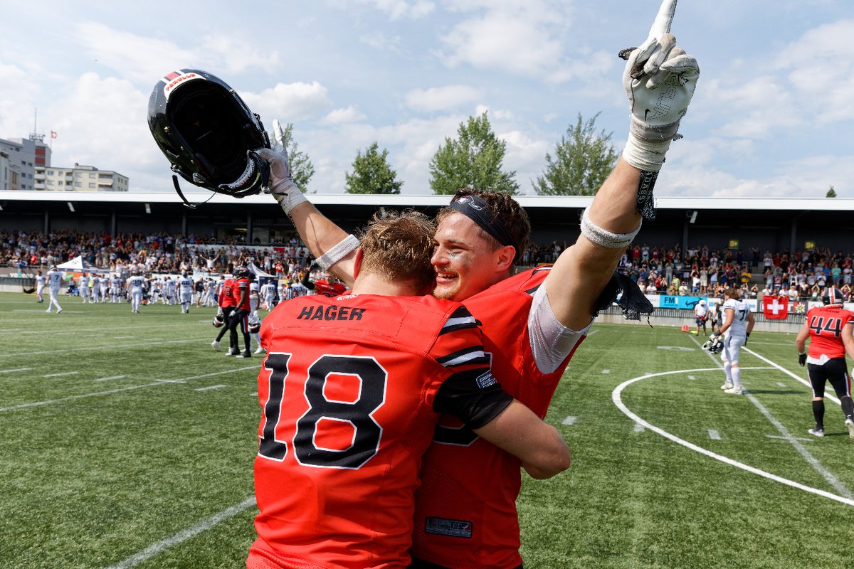 HelveticGuards's tweet photo. What a great Monday it is! 😎⚔️

#VictoryMonday #MILatHVG #upforthechallenge #helveticguards #HoppGuards #europeanleagueoffootball

📸 @lars.kauz https://t.co/s7JdgKvbs2