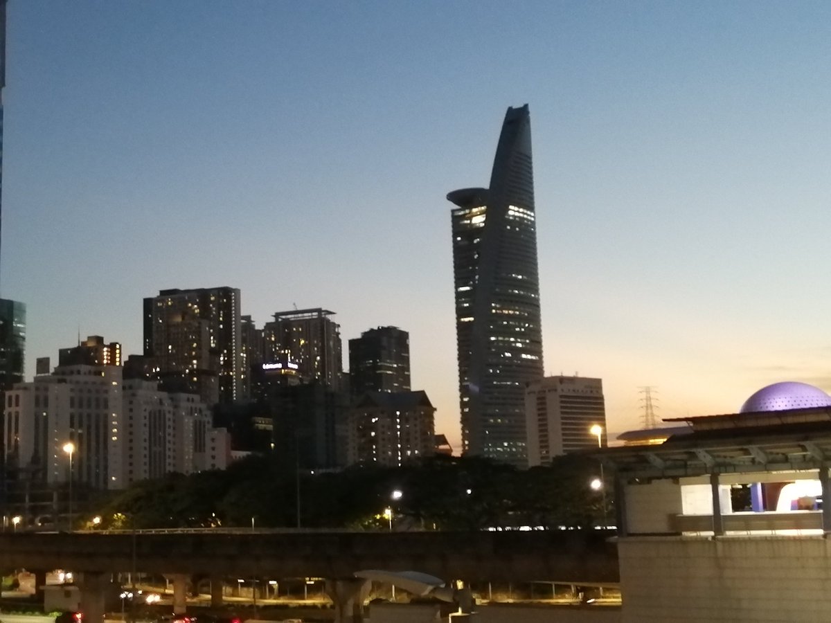 Vi_Lyaa's tweet photo. Some views that I took on the way home after my social battery ran out.. 🖤🖤
#SicklingsDaily https://t.co/o7gZfOj4yV