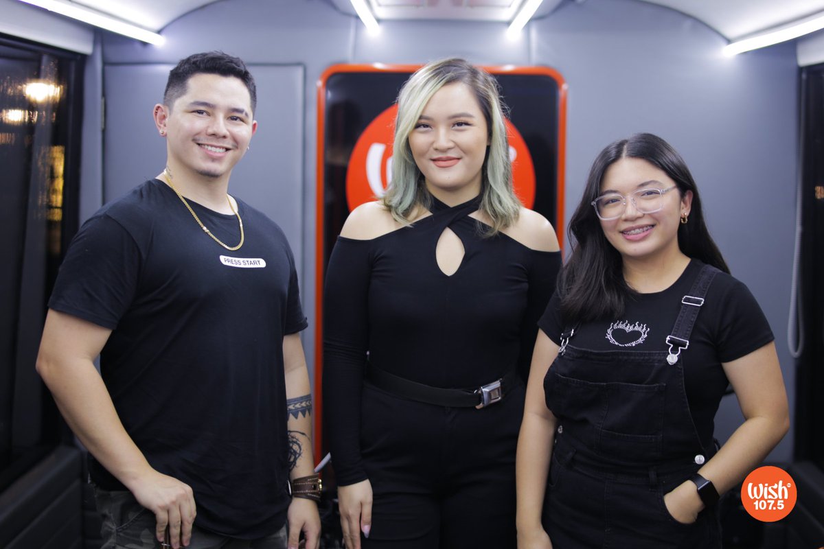 wish1075's tweet photo. Cebu-based singer-songwriter @reldennn showcased her swag with her Wish Bus renditions of "iro" and "uh oh." https://t.co/j1diKM68ep