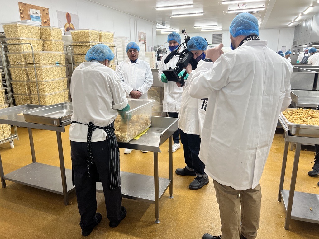 We loved welcoming the Food Unwrapped team to popcorn HQ last year to investigate the secrets of caramel popcorn, and how it keeps its delicious crunch! 🍿
 
Tune in to tonight’s episode of Supermarkets Unwrapped to discover the secrets for yourself – Channel 4, 8pm!