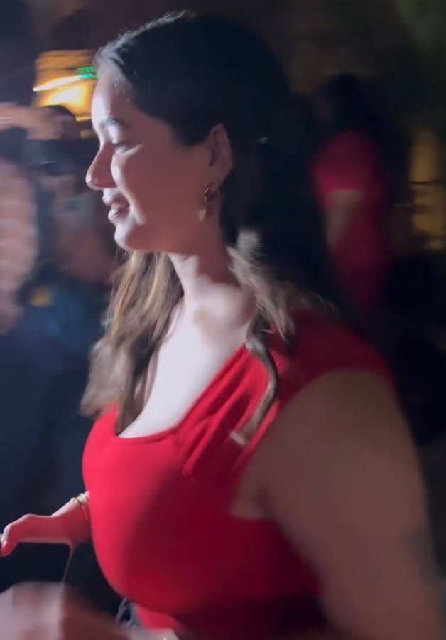 F1zPFDnXgAATz4g?format=jpg&name=900x900