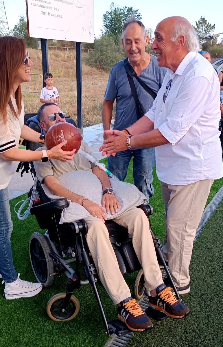 🔵🔴Hem jugat contra l'ELA i en solidaritat amb el nostre company ANTY GARCÍA <a href="/tongar68/">Anty Garcia</a> 

agrupaciojugadors.fcbarcelona.cat/ca/noticies/36…