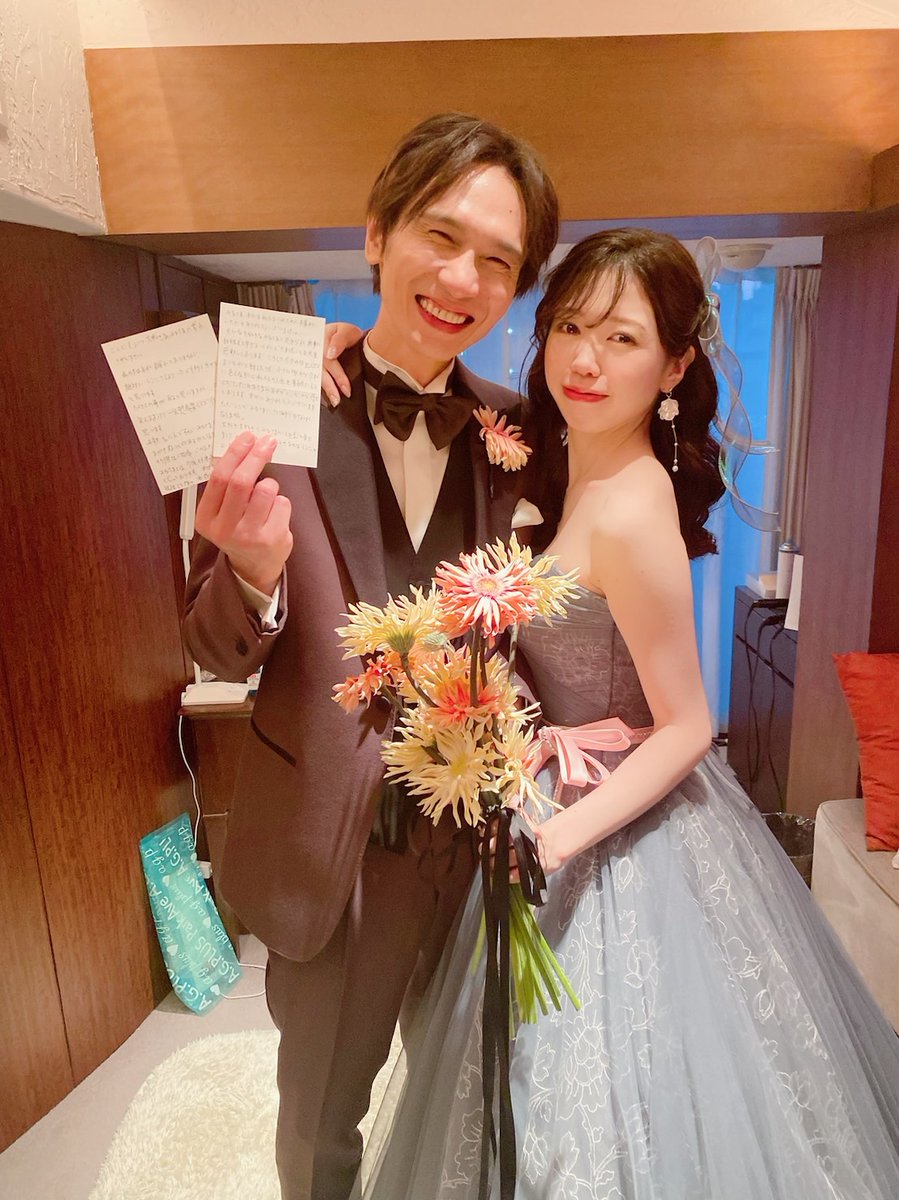 okjojh's tweet photo. 【ご報告】
兼ねてよりお付き合いさせて頂いていた千勢桐子さんとこの度入籍致しました。

未熟な二人ですが、これからは二人で頑張って楽しく生きていきます！

しみくれやYou Tubeも少しずつですが、活動して行きます。以前と変わらず応援頂けるように頑張ってまいります。

https://t.co/YfnXsg9ODw https://t.co/WIdSHg2wTQ