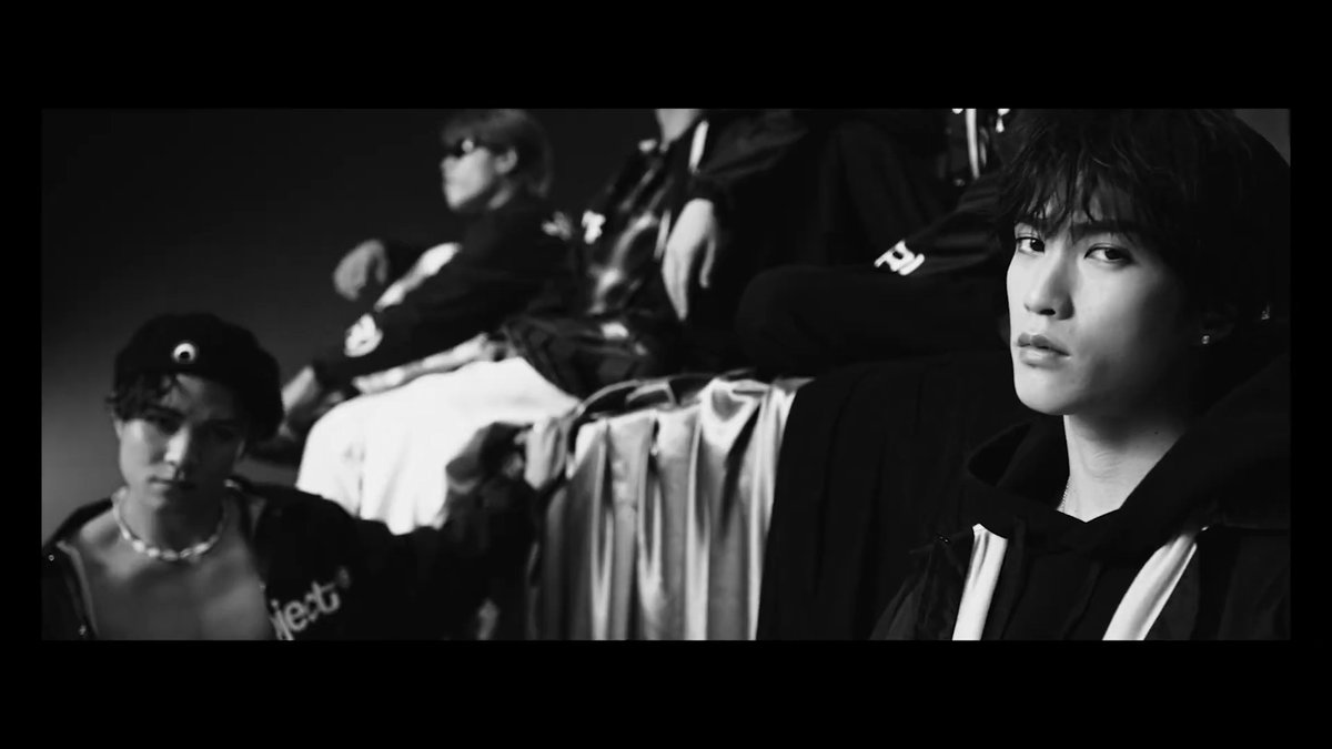 sakuxalice's tweet photo. [CAP] THE RAMPAGE / Everest MV ✧ 藤原樹 
#FJWR  
#THERAMPAGE
#JUSTICEISBLIND
#ROWDYSHOGUN
#藤原樹
📎 https://t.co/TOrWXwOuXI https://t.co/qYDgeGW7d3