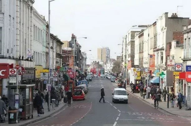 Crowdfunding trees for #Croydon..

A local campaign, for the Broad Green neighbourhood, is appealing for donations towards tree planting in local streets, a housing estate and a recreation ground. 

This is a clever collaboration between the community - @Trees4Croydon,