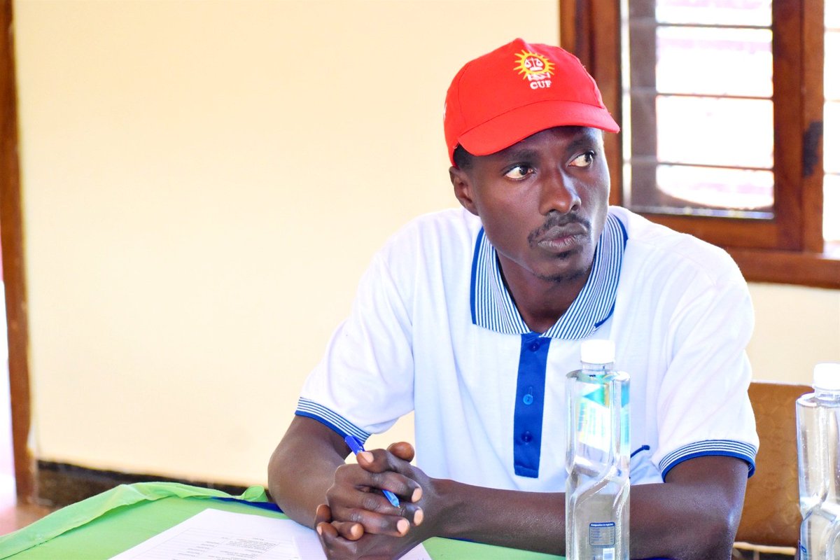 TCDemokrasia's tweet photo. Katibu wa Vijana Wilaya ya Kigoma Mjini kutoka Chama cha CUF, Bw. Victor Raphael Sakejo leo tarehe 24 Julai 2023 ameshiriki uzinduzi wa majadiliano ya vijana kuhusu #Sheria ya Vyama vya #Siasa, Sheria ya #Uchaguzi na Mzunguko wa Uchaguzi.

Majadiliano haya yameandaliwa na TCD https://t.co/tDJVYOap9E
