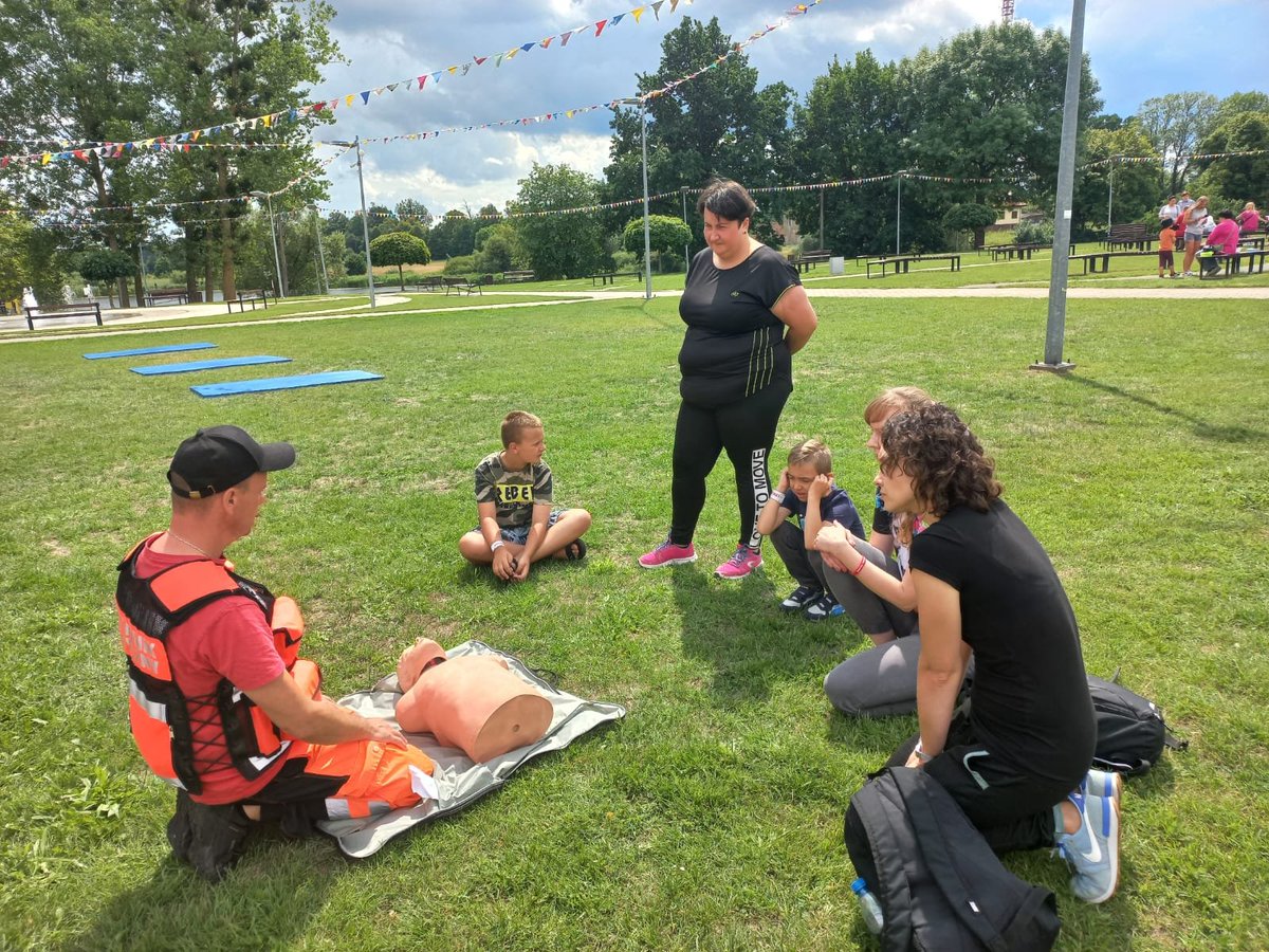 9pulkrozp's tweet image. #SamoobronaKobiet- zaufaj wojsku💪 Orneta- 22 i 23.07.2023r.
Szkolenie prowadzone przez instruktorów #9pr! Uczestniczki poznawały podstawy walki wręcz oraz technik obrony w przypadku ataku.  Cel to zwiększenie świadomości wobec istniejących zagrożeń. Dziękujemy, za zaangażowanie!