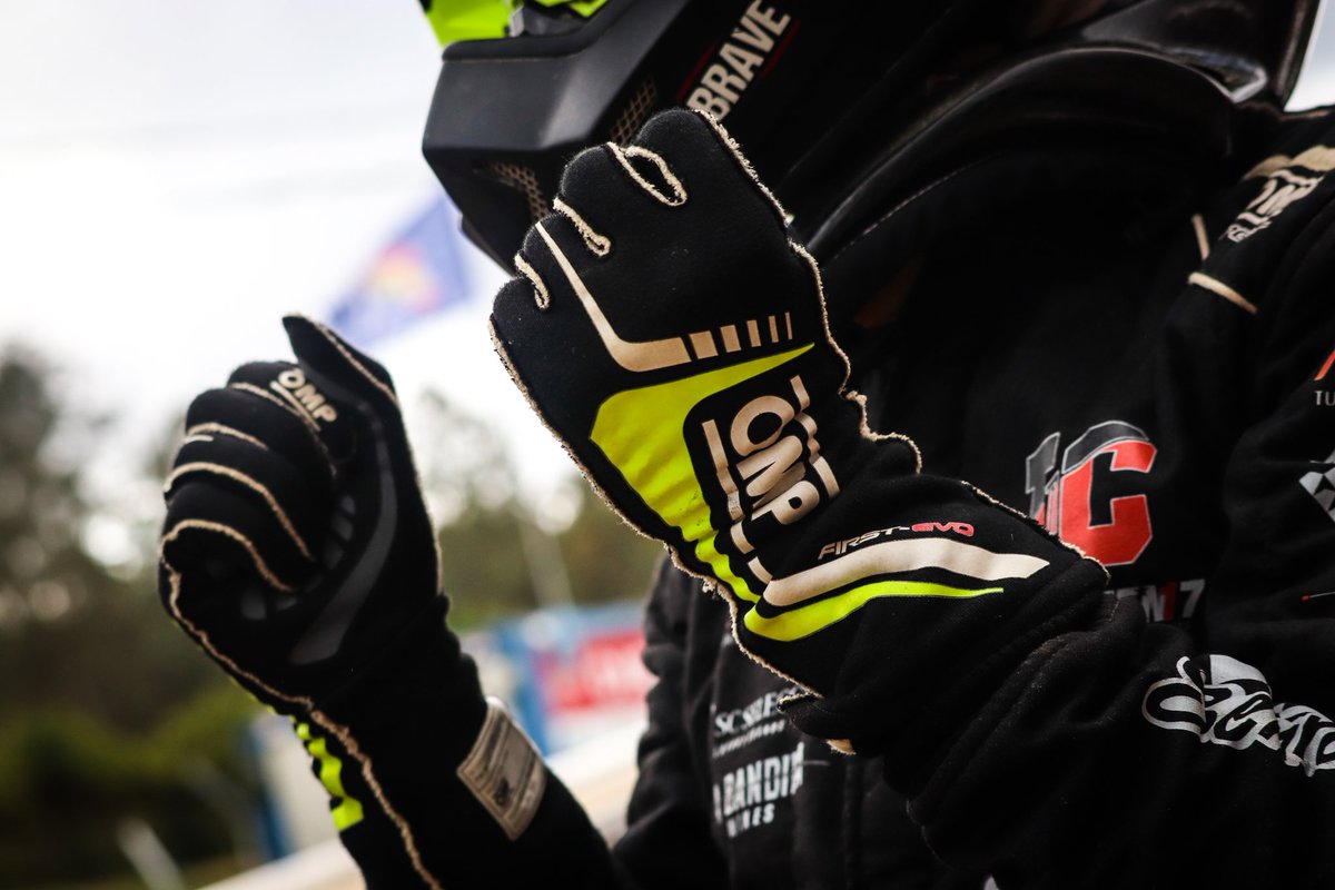 Que os parece nuestra joyita?💫

La semana pasada tocaba estreno en el Campeonato de España de Autocross (CEAX) Carballo, esta semana, jornada de entrenamientos para preparar con máxima ilusión CEAX Arteixo del próximo 5 y 6 de Agosto 🤩

Yacarcross by pro-driver 🥰