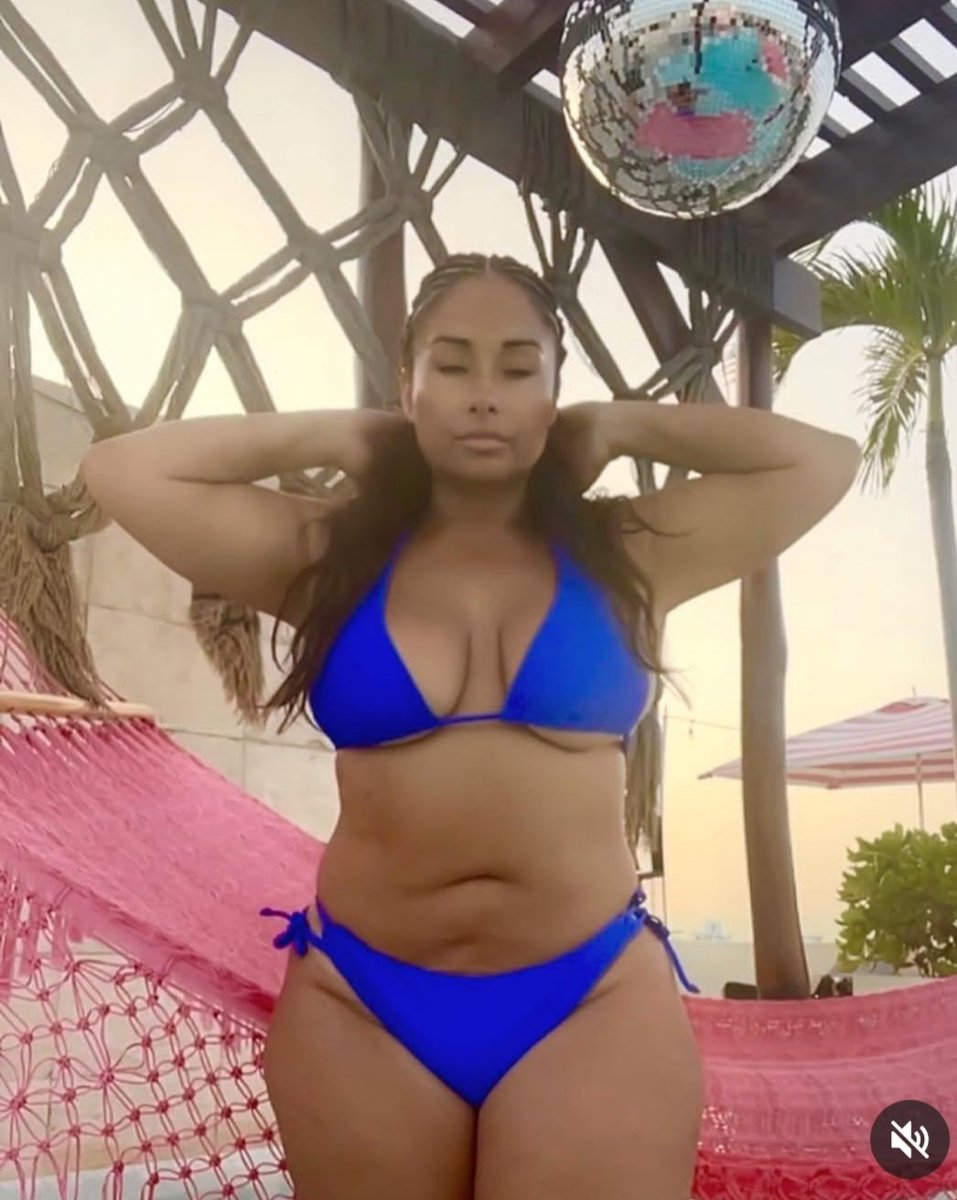 HOUSEOFSIRENAS's tweet photo. It is another anniversary of my birth. Today I deserve just the best. I wish me a long life of happiness, love, gratitude, peace, &amp; with the fulfilment of all that I desire. Happy rotation around the sun to me ☀️🎂🧘‍♀️ https://t.co/ztKFgZycA1