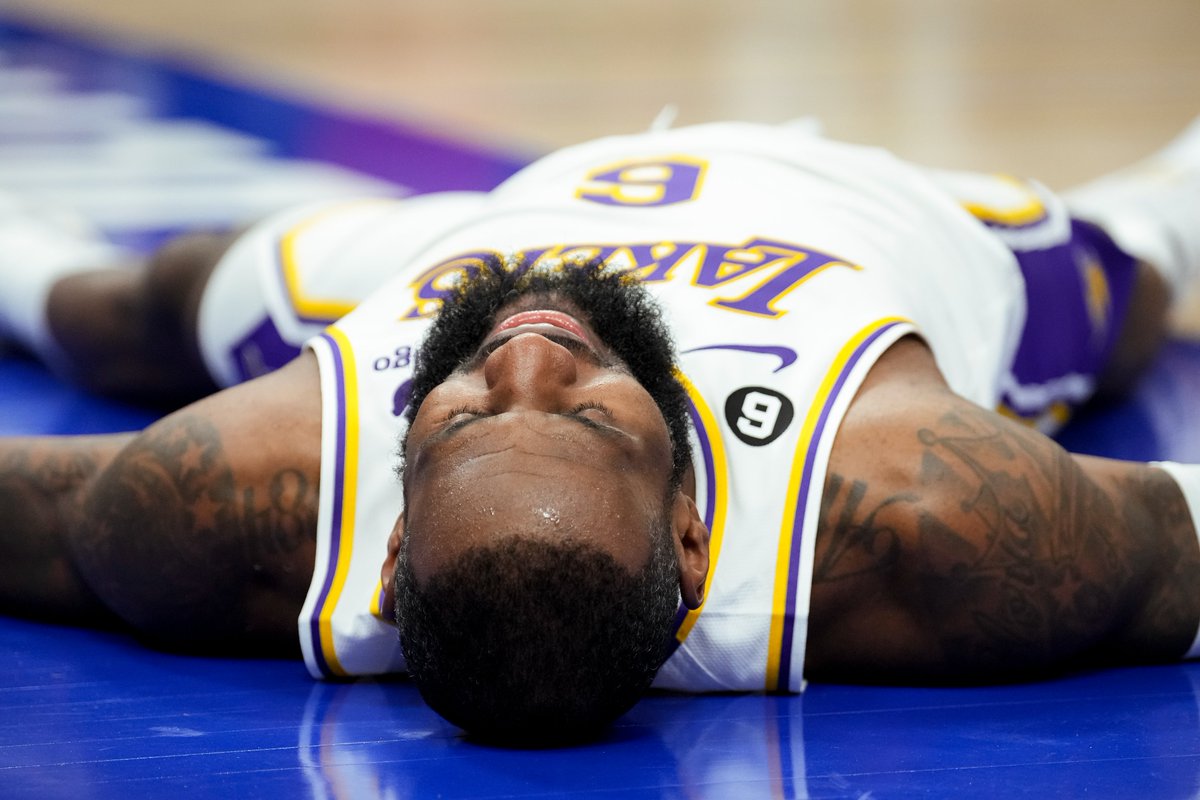 NBALatam's tweet photo. Lunes otra vez 😴 https://t.co/jXjx7j5uiR