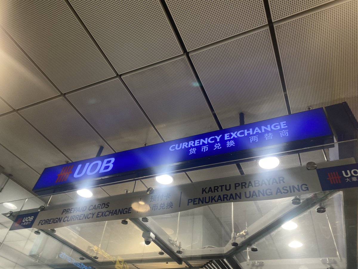julythirteen3's tweet photo. ลืมเราซื้อซิมส์ จาก klook ไปรับที่สนามบิน มีจุดรับที่ UOB ทุกterminal เราไป4วันเราเปิดเน็ตทั้งวันใช้ได้รื่นไม่ติดปัญหาไรเลย แนะนำนะ #รีวิวสิงคโปร์ https://t.co/kMLHt5hUF5