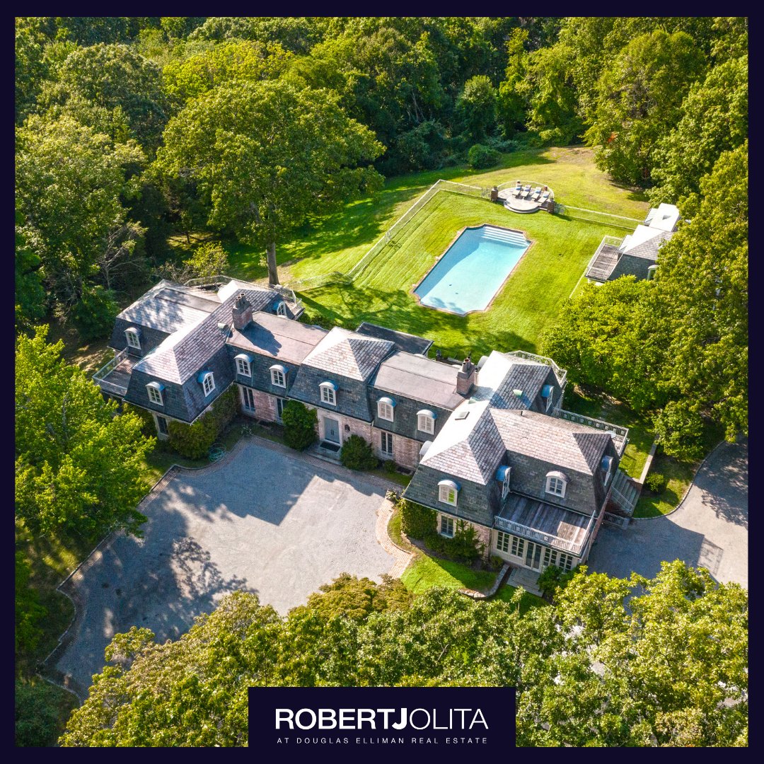 Property includes a separate 3-bedroom, 2-bath pool/guest house with full basement and detached 5-car garage with a 2-bedroom, 2-bath caretakers quarters above. $12,500,000 MLS Web# 3257965 bit.ly/RJO-3257965 #longisland #newyork #celebrity #realestate #luxurylifestyle