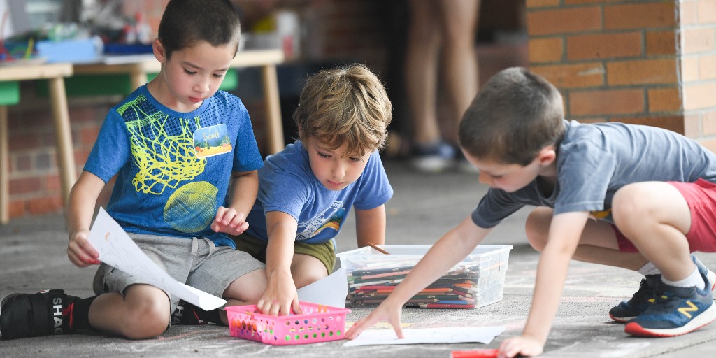 SSASummer's tweet image. East End Explorers Camp had an enchanting week of Epic Underwater Adventure while using the power of paint and arts and crafts! 🎨✨ Campers let their imaginations soar as they dove into a nautical world of fantastical wonders! #SSASummer