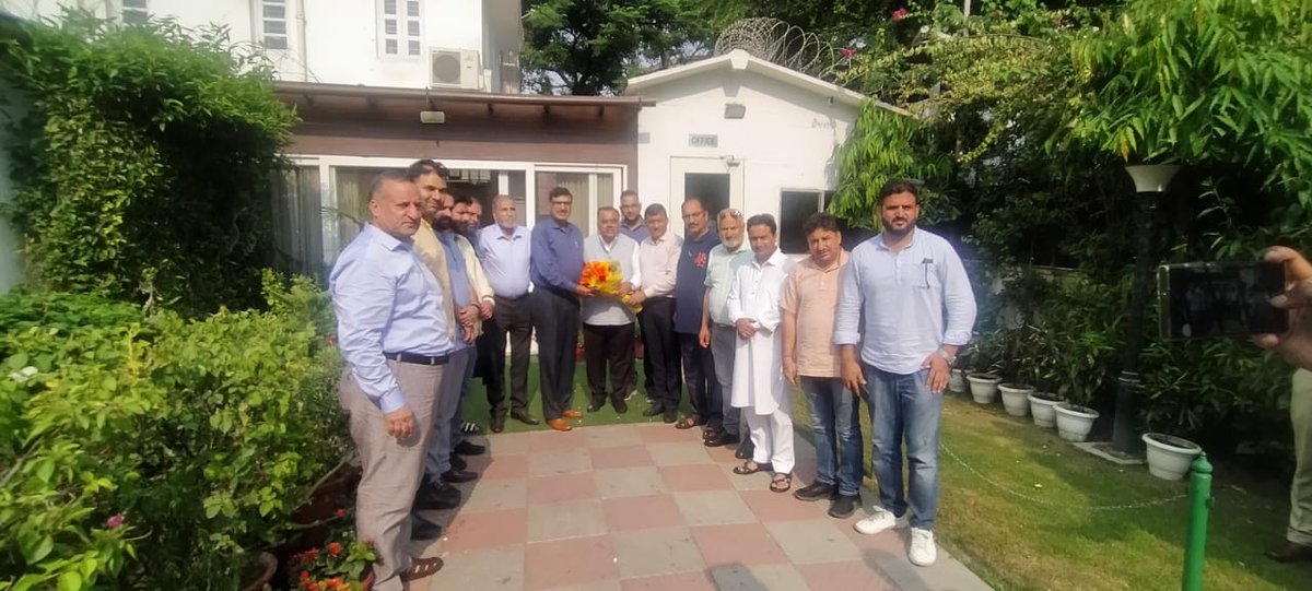 Sohail Malik (@maliksohail_jk) on Twitter photo #STStatusSoon.
Met sh. <a href="/tarunchughbjp/">Tarun Chugh</a> ji Sr. BJP Leader and Incharge J&k along with other senior Pahari leaders at his residence regarding upcoming bill to be presented in Parliament for ST status to Pahari tribe. We reiterated our demand in one voice for ST status to Paharis. #STStatusSoon.
Met sh. <a href="/tarunchughbjp/">Tarun Chugh</a> ji Sr. BJP Leader and Incharge J&k along with other senior Pahari leaders at his residence regarding upcoming bill to be presented in Parliament for ST status to Pahari tribe. We reiterated our demand in one voice for ST status to Paharis.