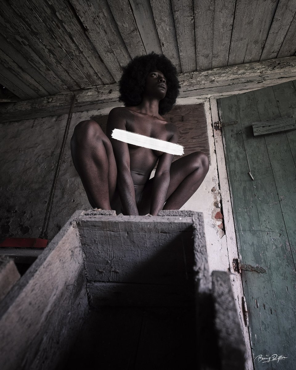 Shooting with <a href="/BY_RYTTER/">Rytter Photography</a> 
.
.
#me #afro #nudeart #bodyart