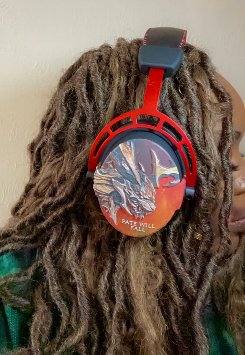 GeekyCassie's tweet photo. ✨AD/GIVEAWAY✨ the babes at @SquareEnix to giveaway a pair of these AWESOME @HyperX Cloud Alpha headphones with some Final Fantasy XVI covers!

To enter the giveaway RT + comment with your best FFXVI gif. and be following 💕

[UK only, ends WED] https://t.co/dT1uV91UAt