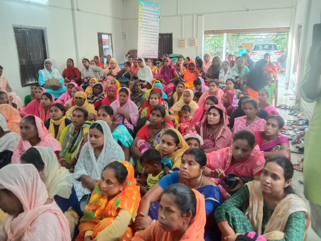 SonitpurPolice's tweet photo. "Let's stand together and raise our voices to end child marriage, ensuring every child's right to a childhood free from this harmful practice"

Awareness program to curb Child marriage at Tezpur.

@CMOfficeAssam 
@assampolice 
@gpsinghips 
@HardiSpeaks https://t.co/UnWlL7uXO3