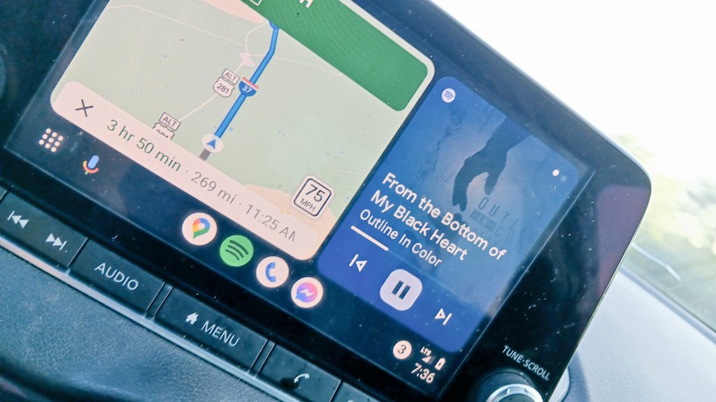 Getting paid to jamm <a href="/OutlineInColor/">Outline In Color</a> while I drive 5 hours across Texas for work 😌😌  best way to start the work week 🤘🏽😝