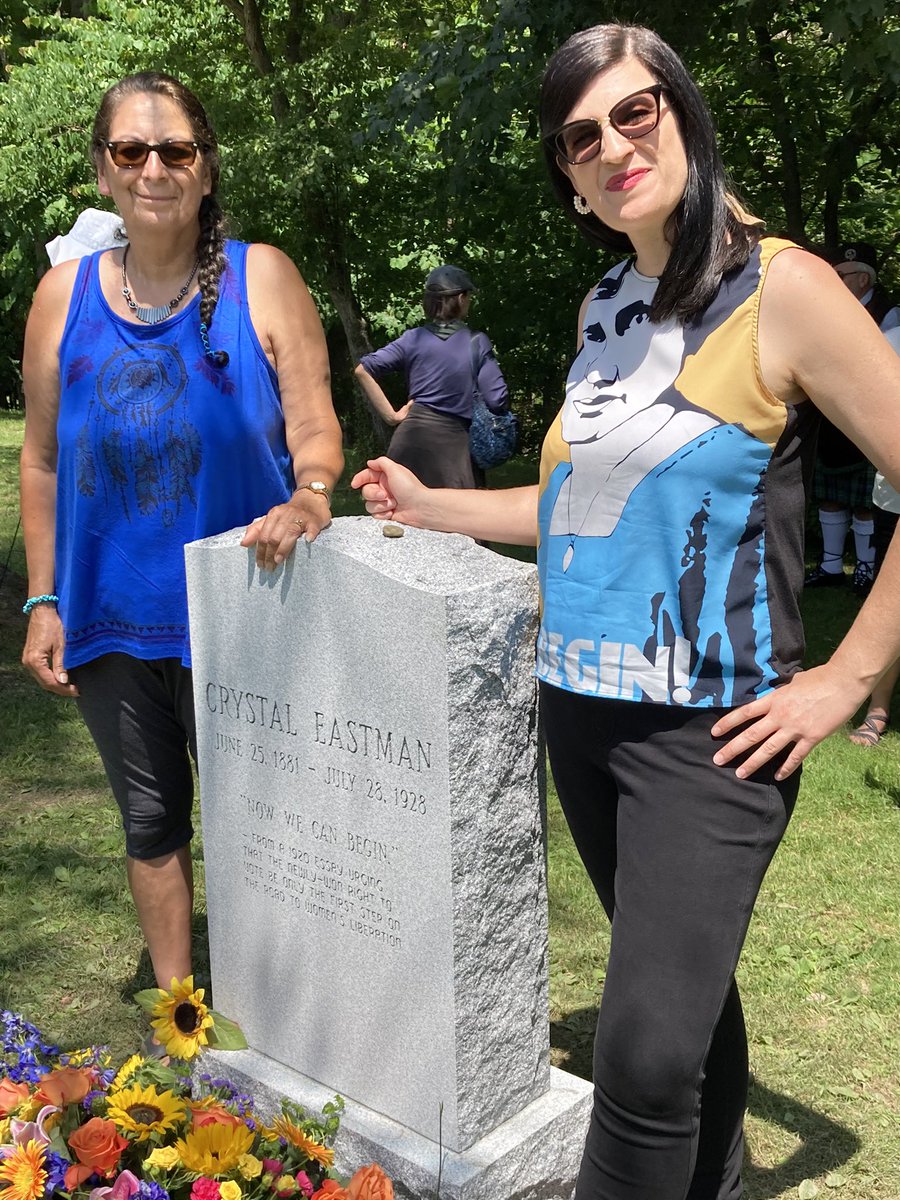 Kate_Kelly_Esq's tweet image. The location of Crystal Eastman's grave has been a mystery for 95 years. 

Until her biography was published in 2020 not even her grandchildren knew where she was buried.

A group of family, historians &amp;amp; advocates re-discovered her plot &amp;amp; placed a proper headstone to honor her.