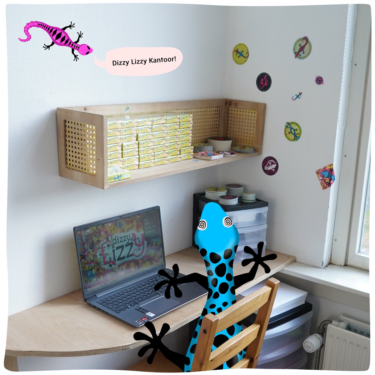 DizzyLizzyGame's tweet image. Vandaag hebben wij méér dan 100 bestellingen mogen ontvangen 😮🎉

Maar... hoe groot ís Dizzy Lizzy eigenlijk? Nou, ongeveer 1m2 🙈

Géén zorgen, we zijn super blij met alle bestellingen en zorgen dat iedereen zijn spelletje deze week in de brievenbus kan vinden! 🥰🦎